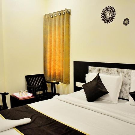 Skyotel Hotels&Banquets Vijayawāda Eksteriør billede